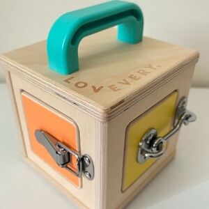 LOVEVERY Lock Box Realist Box Montessori Toy